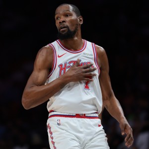 开云官网-杜兰特：今天防守非常出色 迫使对手陷入阵地进攻&amp;勉强投篮